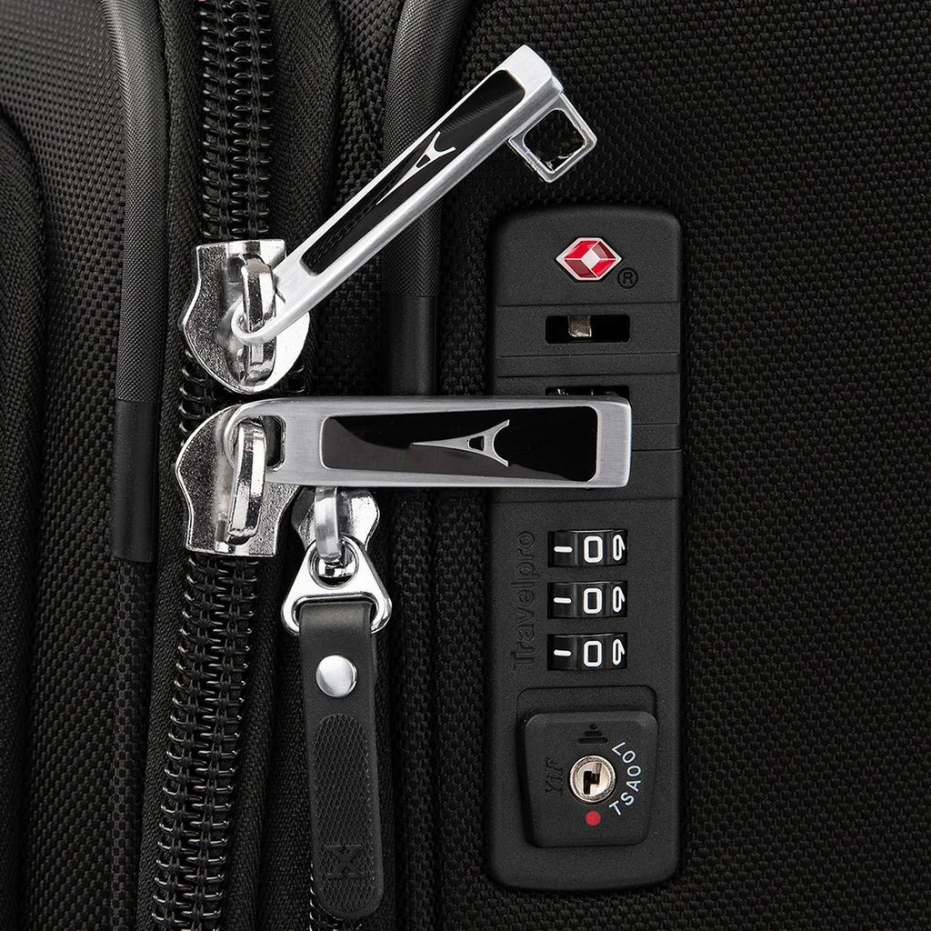 Platinum® Elite Medium Check-In Spinner